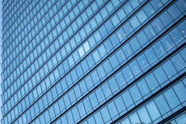 ぼく転職前　残業月20h、週2在宅可、人間関係ギスギス、年収600万